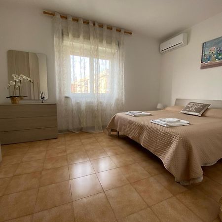 Il Tulipano Apartment Civitavecchia Luaran gambar