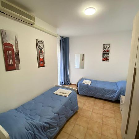 Il Tulipano Apartment Civitavecchia Luaran gambar