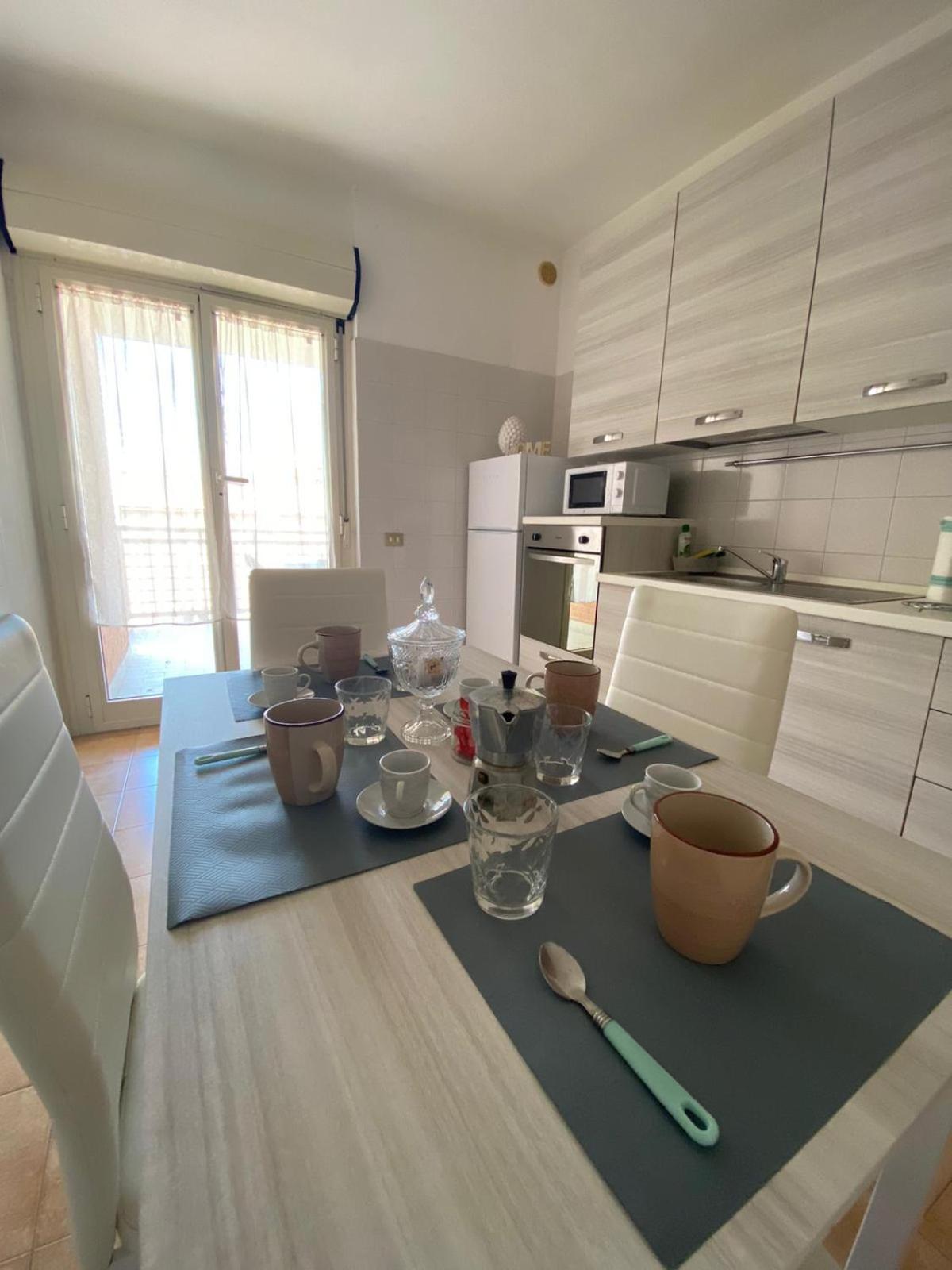 Il Tulipano Apartment Civitavecchia Luaran gambar